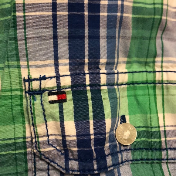 Tommy button down - Picture 2 of 3